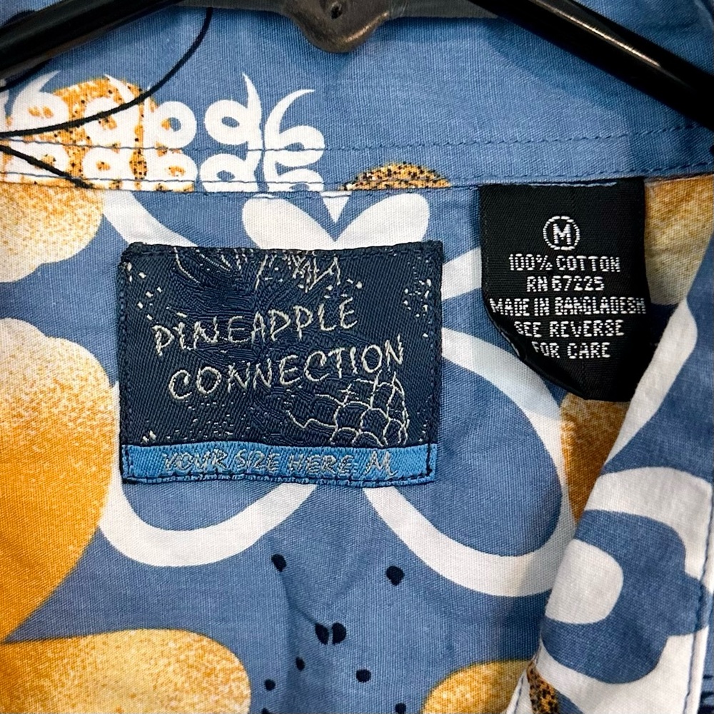 Pineapple Connection Hawaiian Tropical Button Down Shirt - Size: Medium - Picture 2 of 5